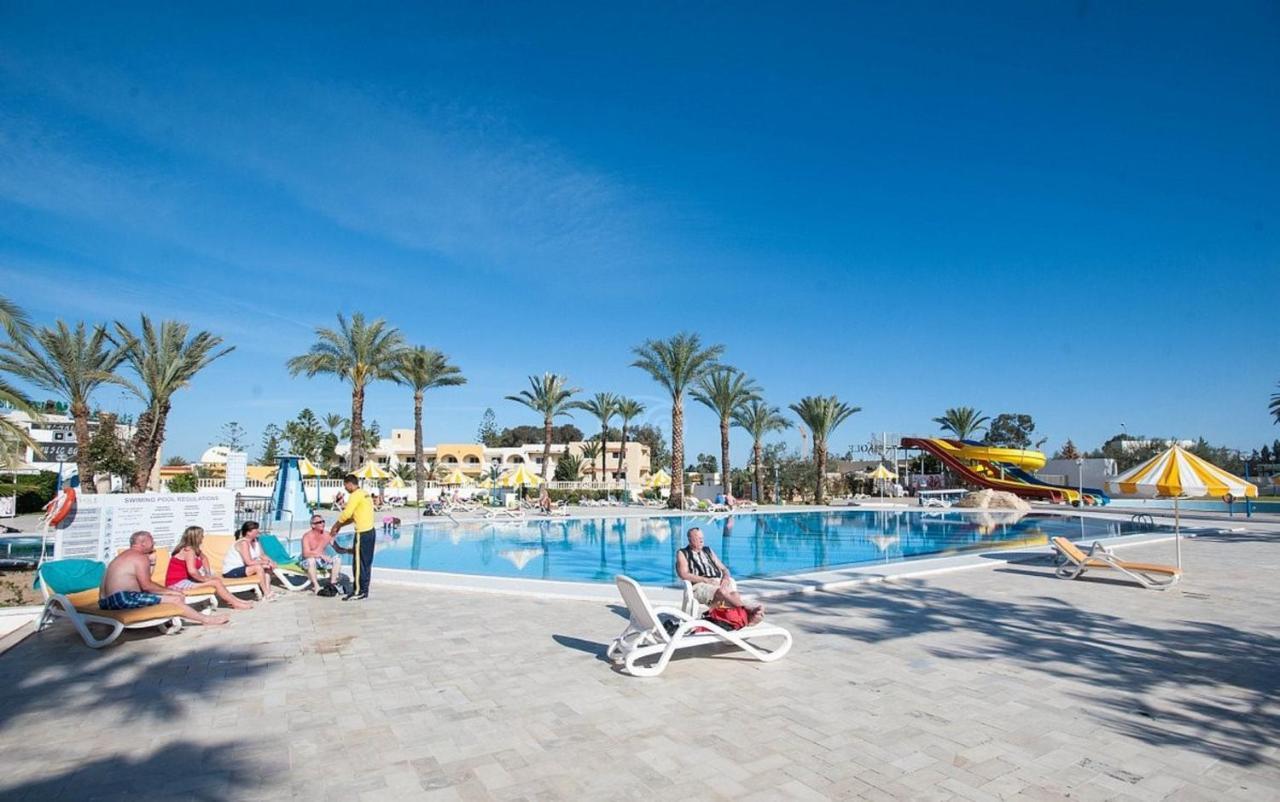 Riviera Hotel - Family Only Port El Kantaoui Bagian luar foto