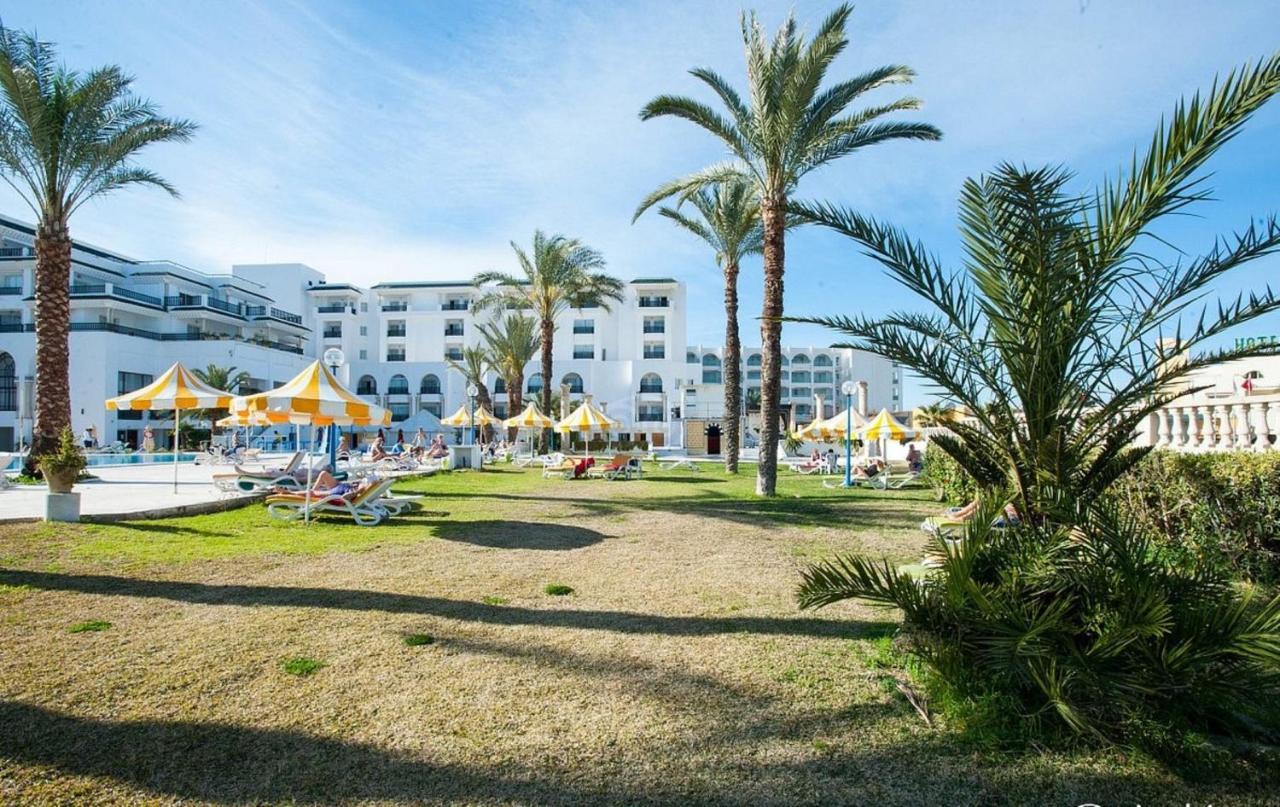 Riviera Hotel - Family Only Port El Kantaoui Bagian luar foto
